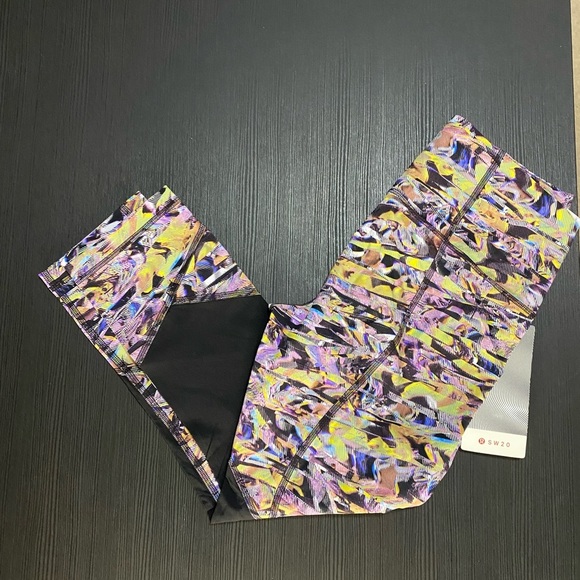 Lululemon Seawheeze Pace Rival HR Crop 2020 - Picture 3 of 4